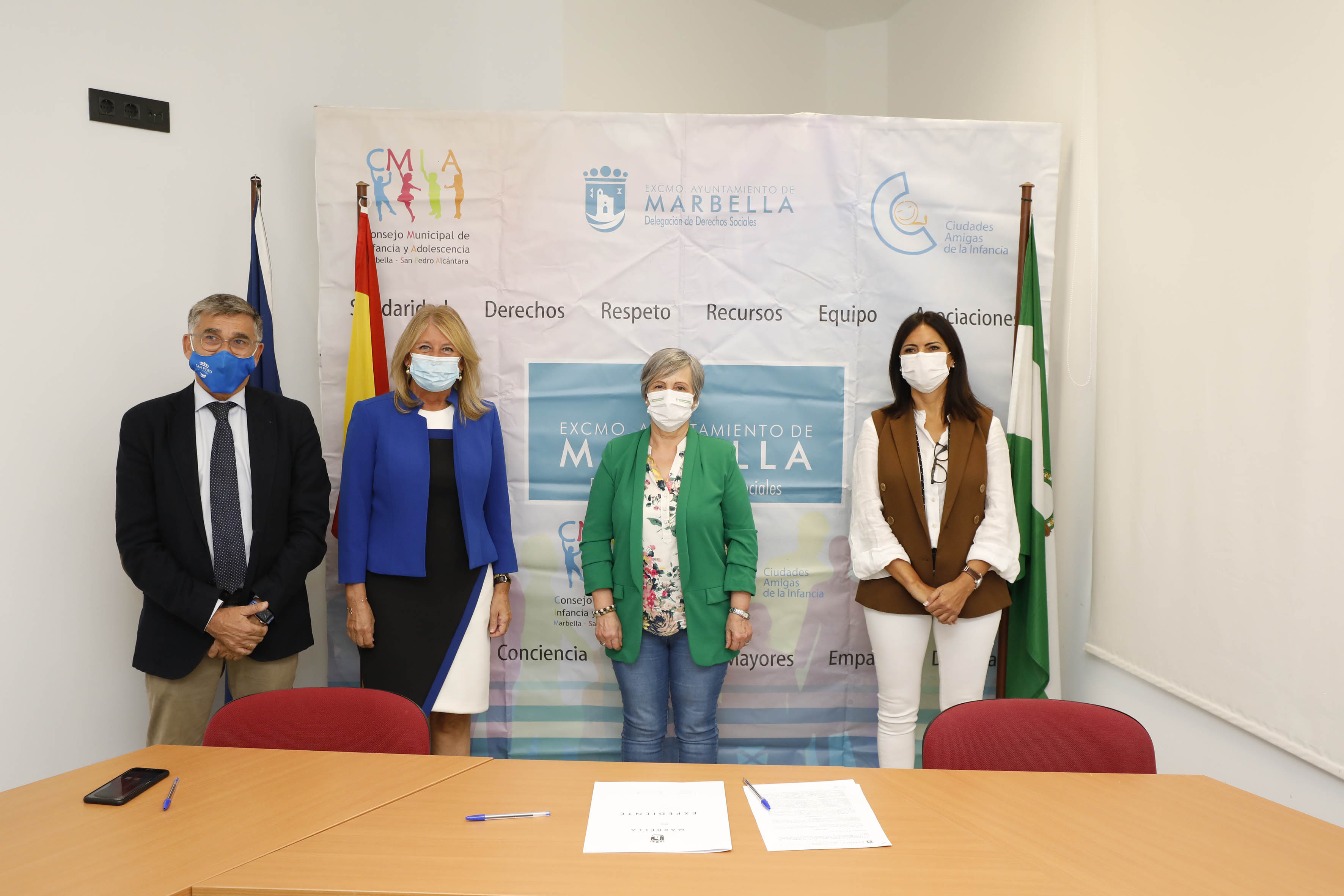 La alcaldesa firma los convenios de colaboración con Cruz Roja y las asociaciones de AFA Marbella y Afisamp de San Pedro Alcántara con una dotación económica de cerca de 485.000 euros